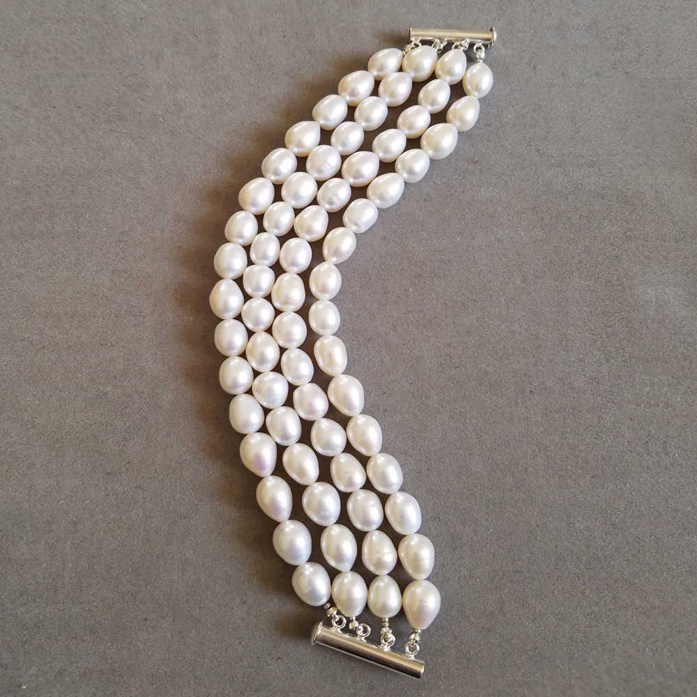 10 Piece Pearl & Crystal Bracelet Set – Sweet Darlin' Boutique